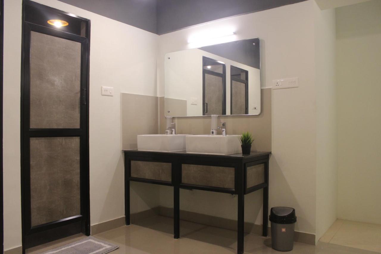 Bed Pods Hostel Thiruvananthapuram ภายนอก รูปภาพ